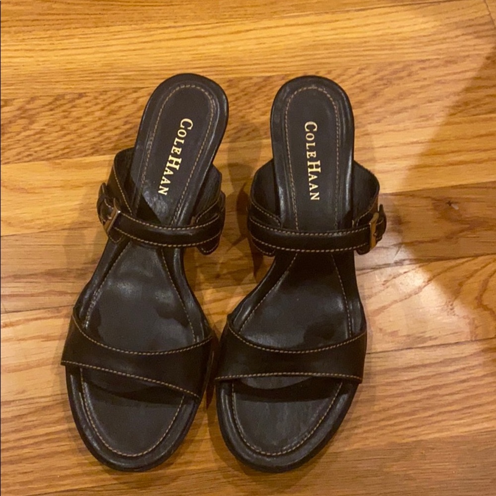 Lovely Black Sandal Pumps